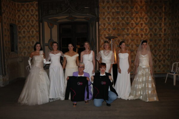 Le Sette Modelle al Castello di Cereseto nel backstage prima dell'inizio della sfilata